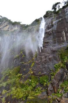 Milford Sound - Waterval