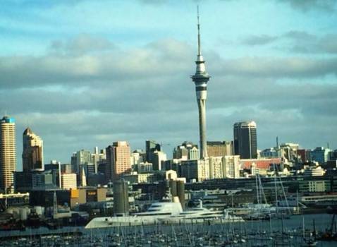 Auckland - Sky line