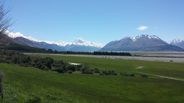 Mount Cook National Park - Mount Cook on a sunny day!