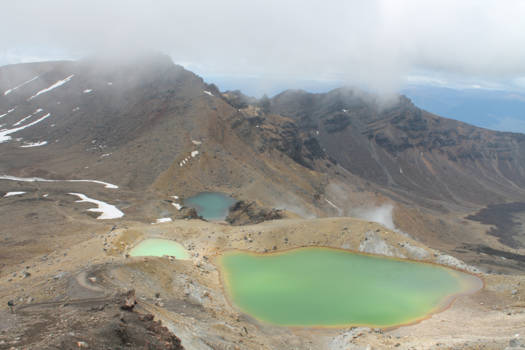 Tongariro Crossing - Emerald Lakes