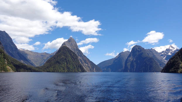 Tongariro Crossing - Milford Sound