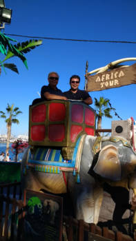 Polynesian Spa - Africa tour, jongens blijven toch kinderen.