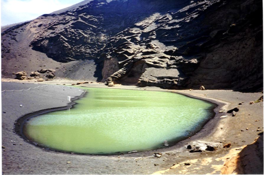 Rondreis Nieuw-Zeeland in zes weken - Kratermeer; je ruikt de intensiviteit