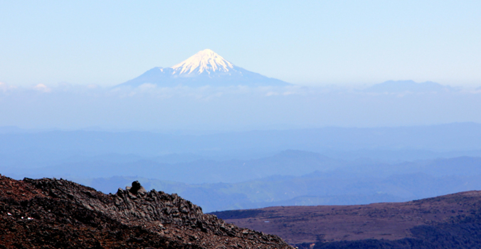 Mount Taranaki - Mount Taranaki, gezien vanaf Mount Ruapehu.