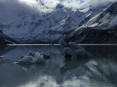 Mount Cook National Park - ijsblokken in menselijke vormen, Hooker Valley Lake en haar prachtige weerspiegeling