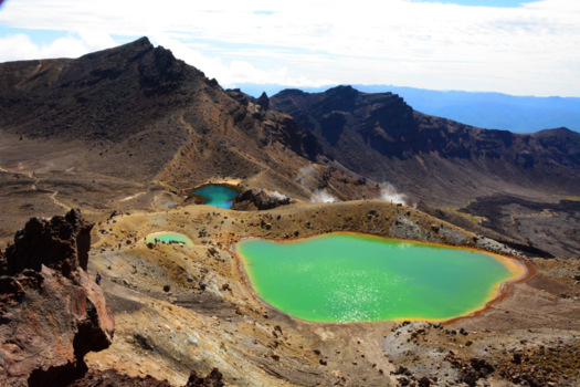 Tongariro Crossing - Emerald Lakes