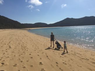 Abel Tasman National Park - Met buggy en kids over de fantastische stranden struinen