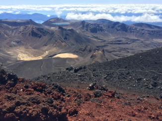 Nieuw-Zeeland - View from the top of Mount Ngauruhoe (Mount Doom) on the Tongariro Crossing