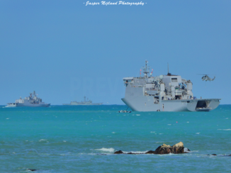 Nieuw-Zeeland - The New Zealand, Australian, Canadian and U.S. navi helping out
