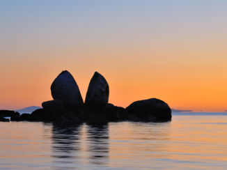 Zuidereiland - Split Apple Rock