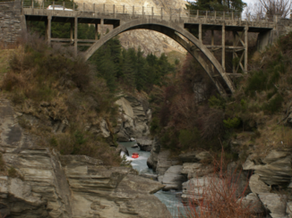 Nieuw-Zeeland - shot over river Queenstown