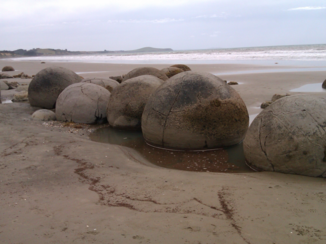 The Official Centre of New Zealand - Moeraki Boulders