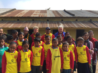Noordereiland - Blije kinderen gemaakt met onze voetbal shirts