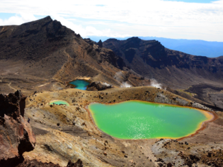 Tongariro Crossing - Emerald Lakes
