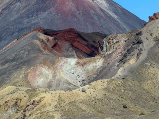 Tongariro National Park - Uitzicht op de top van de vulkaan die je beklommen hebt